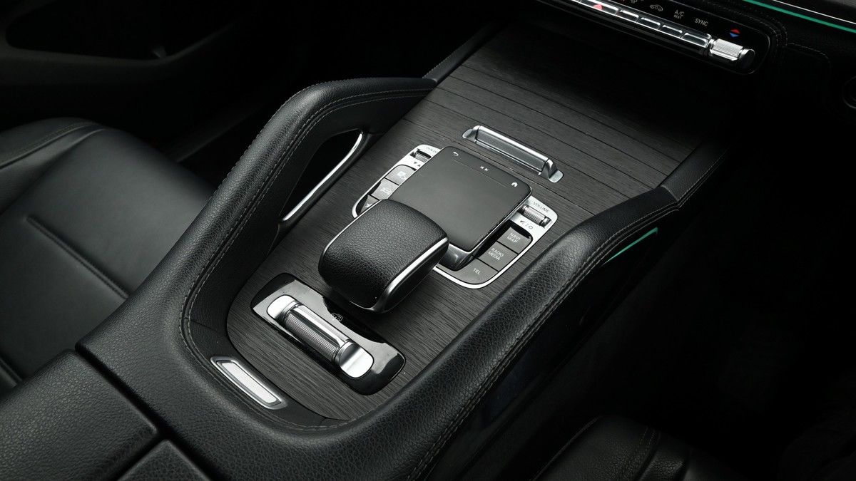 Mercedes-Benz GLE Image 12