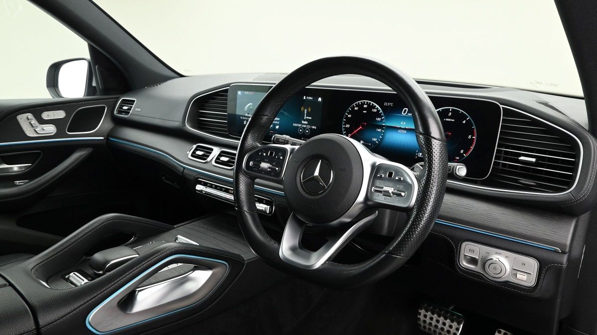 Mercedes-Benz GLE Image 2