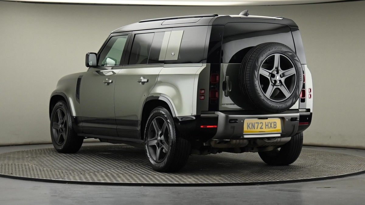 Land Rover Defender 110 Image 22