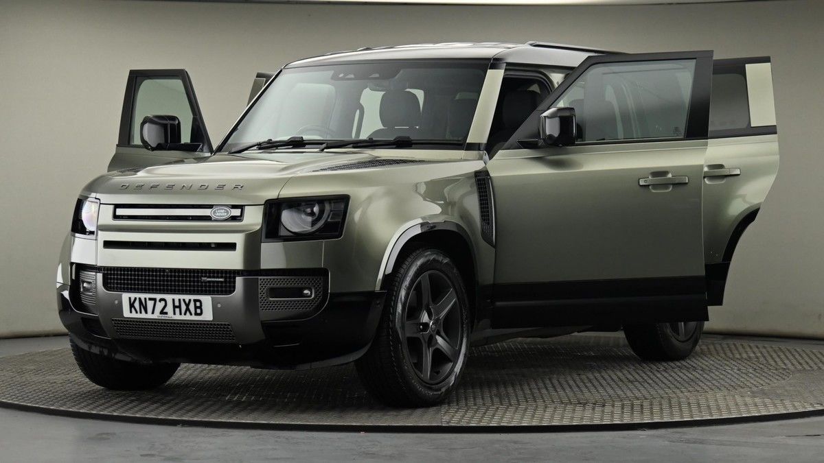 Land Rover Defender 110 Image 9