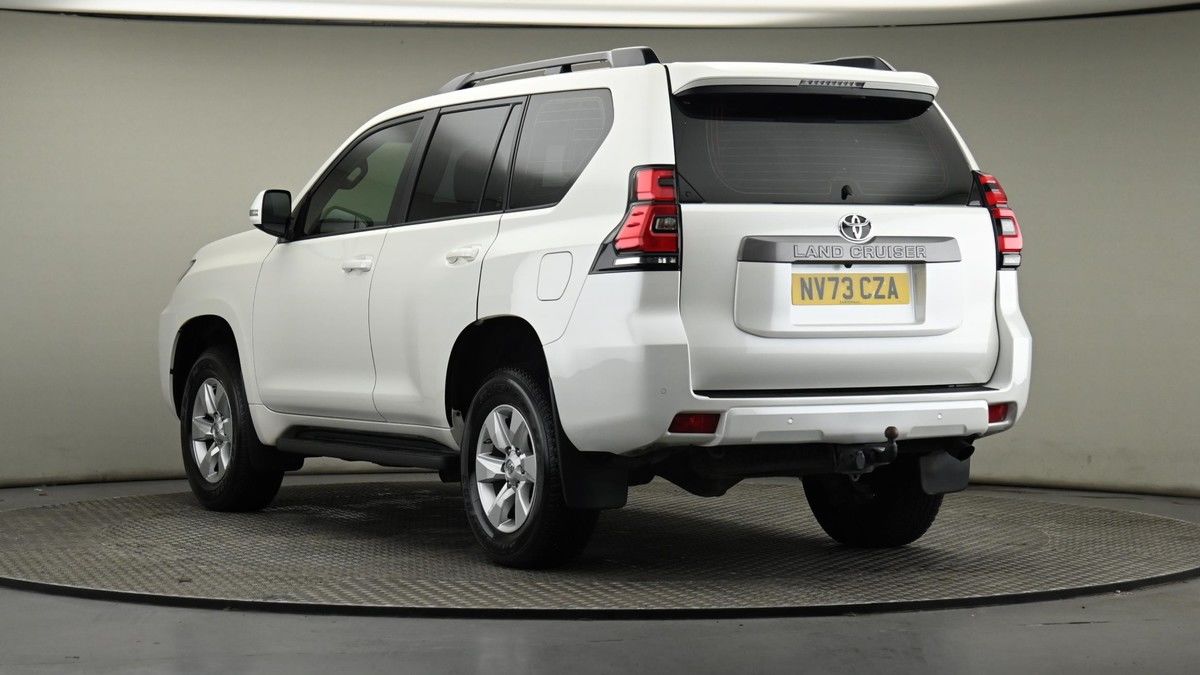 Toyota Land Cruiser Image 6