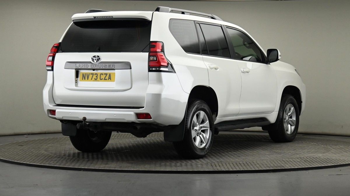 Toyota Land Cruiser Image 14