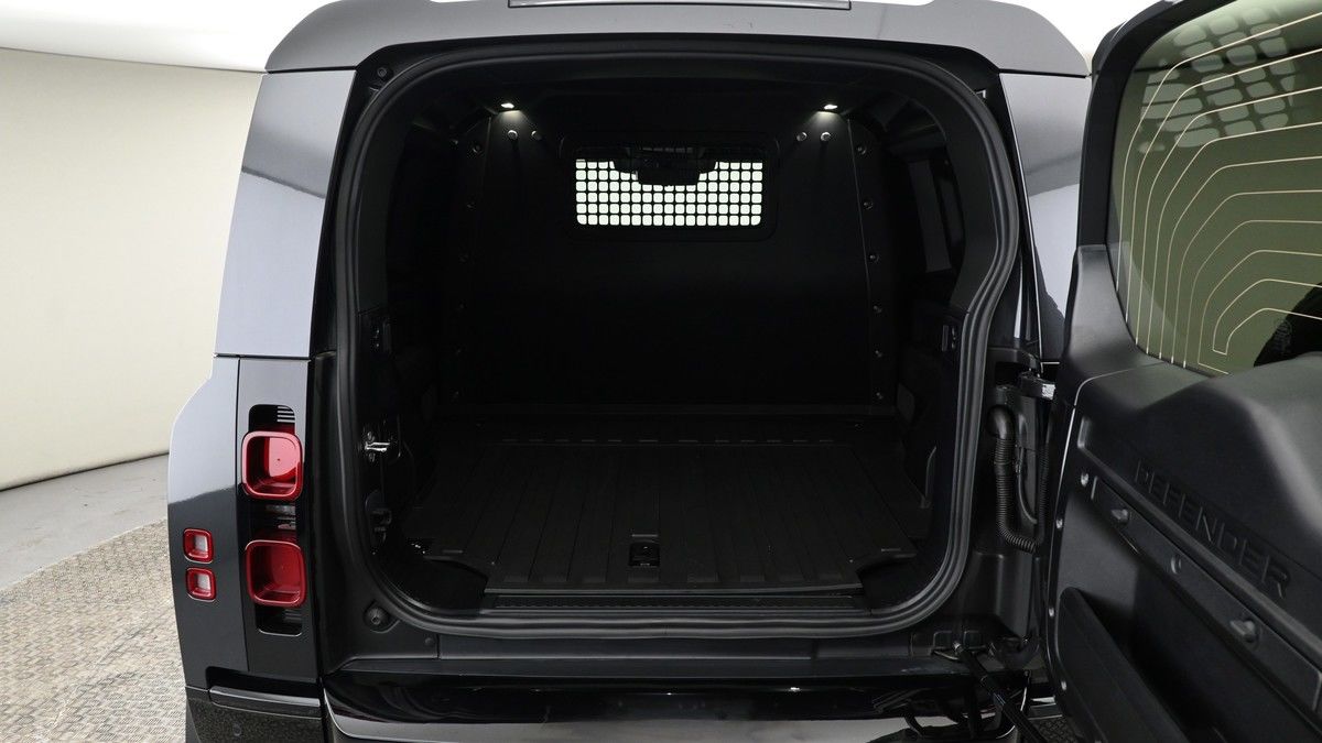 Land Rover Defender 90 Image 10