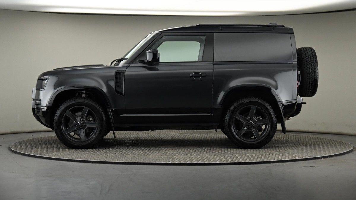 Land Rover Defender 90 Image 7
