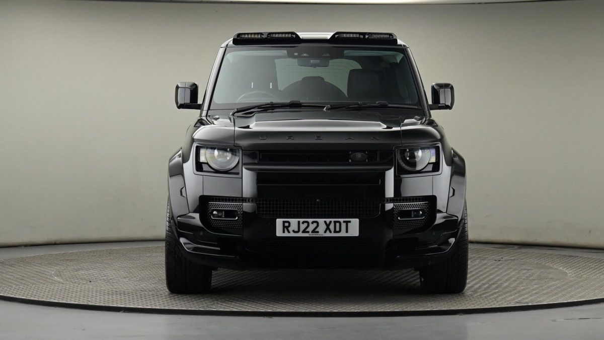Land Rover Defender 110 Image 13