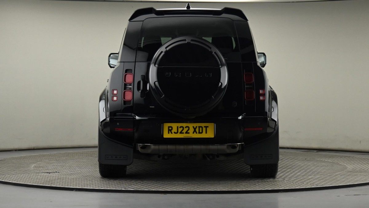 Land Rover Defender 110 Image 17
