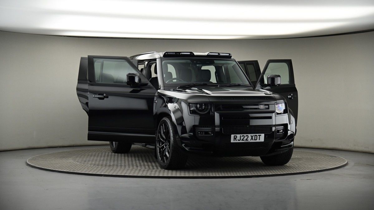 More views of Land Rover Defender 110