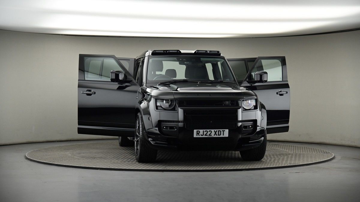 More views of Land Rover Defender 110