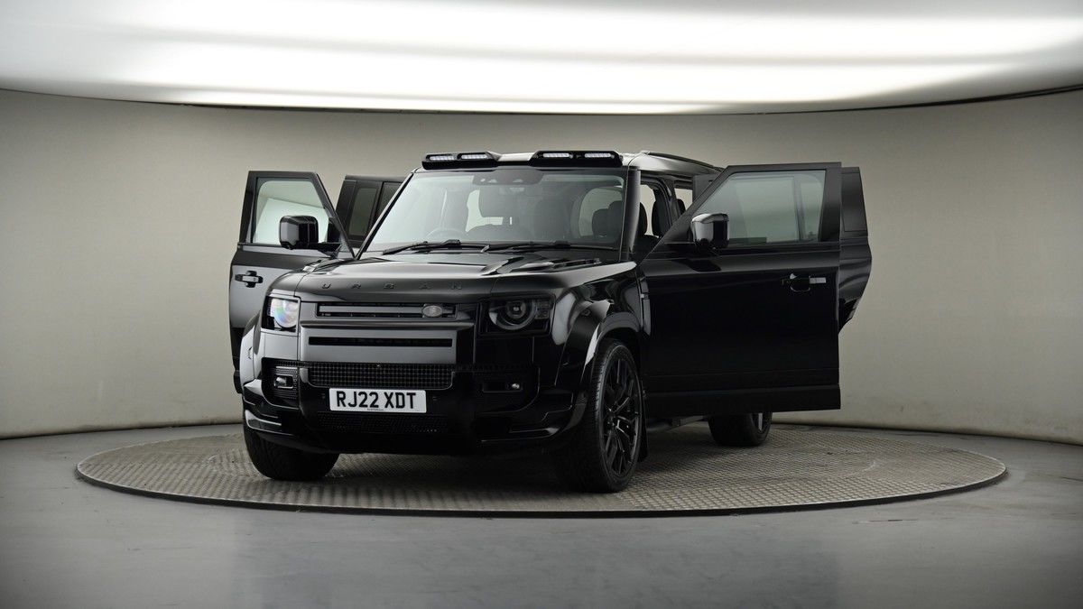 More views of Land Rover Defender 110