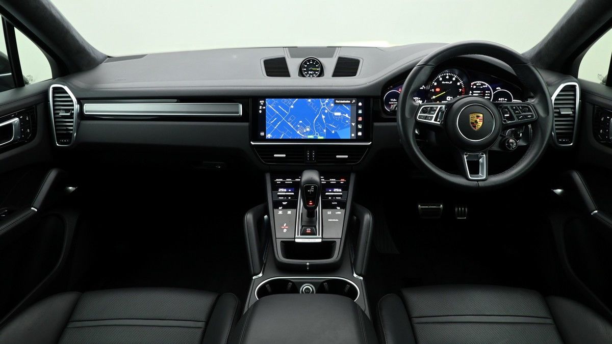 Porsche Cayenne Image 27