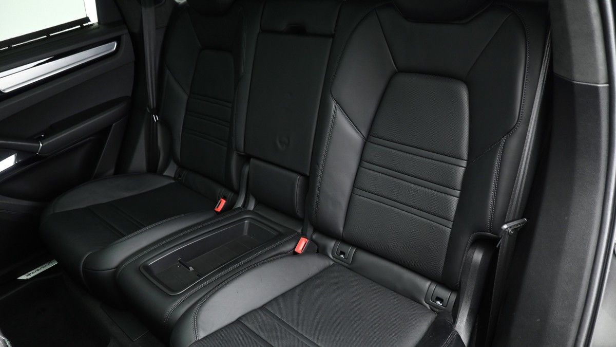 Porsche Cayenne Image 5