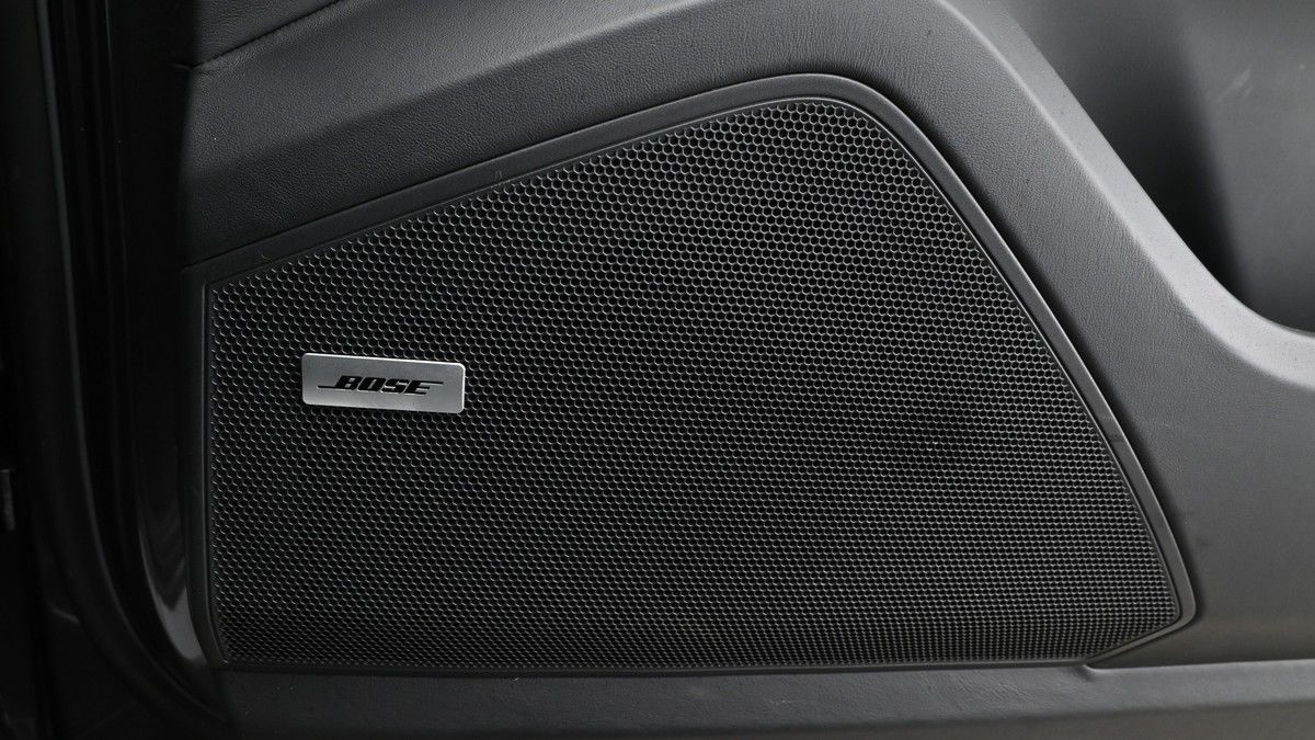 Porsche Cayenne Image 18