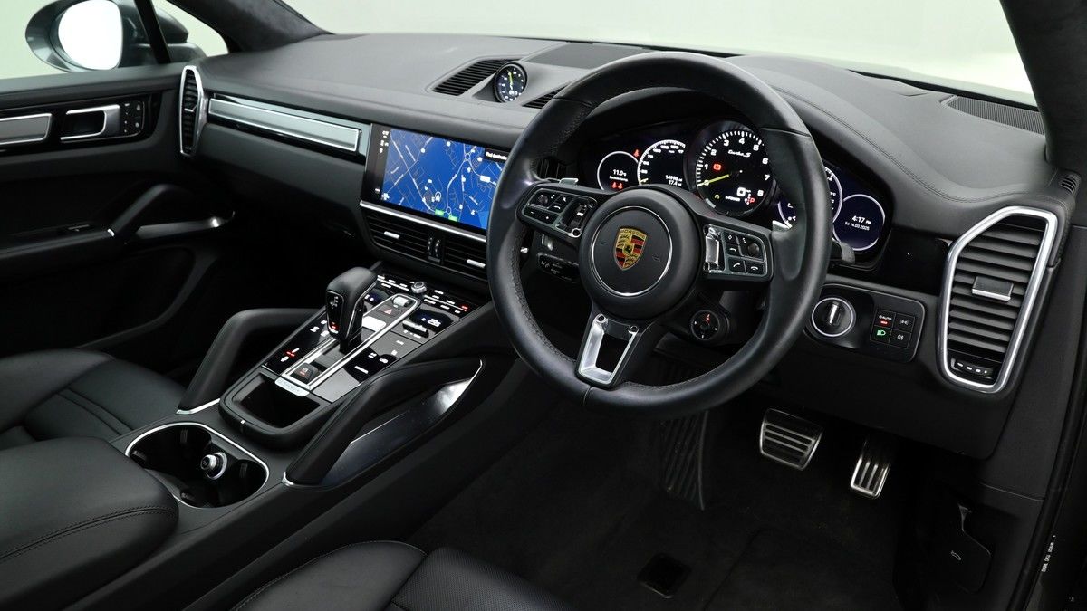 Porsche Cayenne Image 3