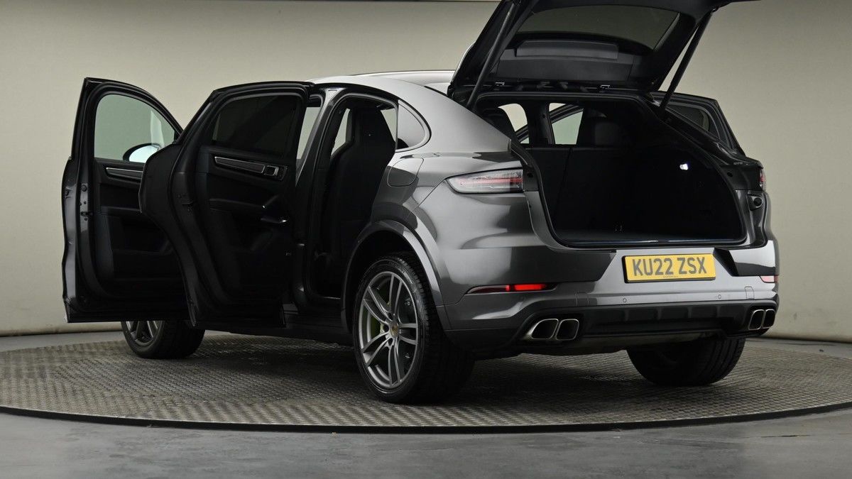 Porsche Cayenne Image 11