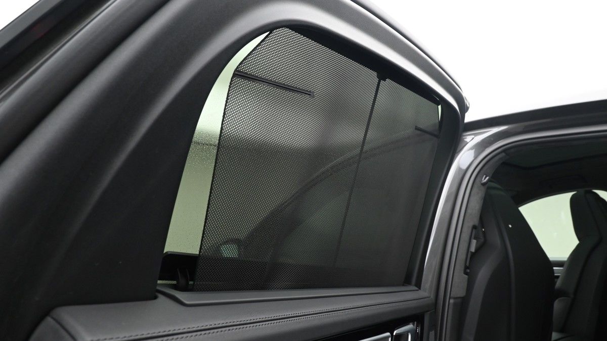 Porsche Cayenne Image 25
