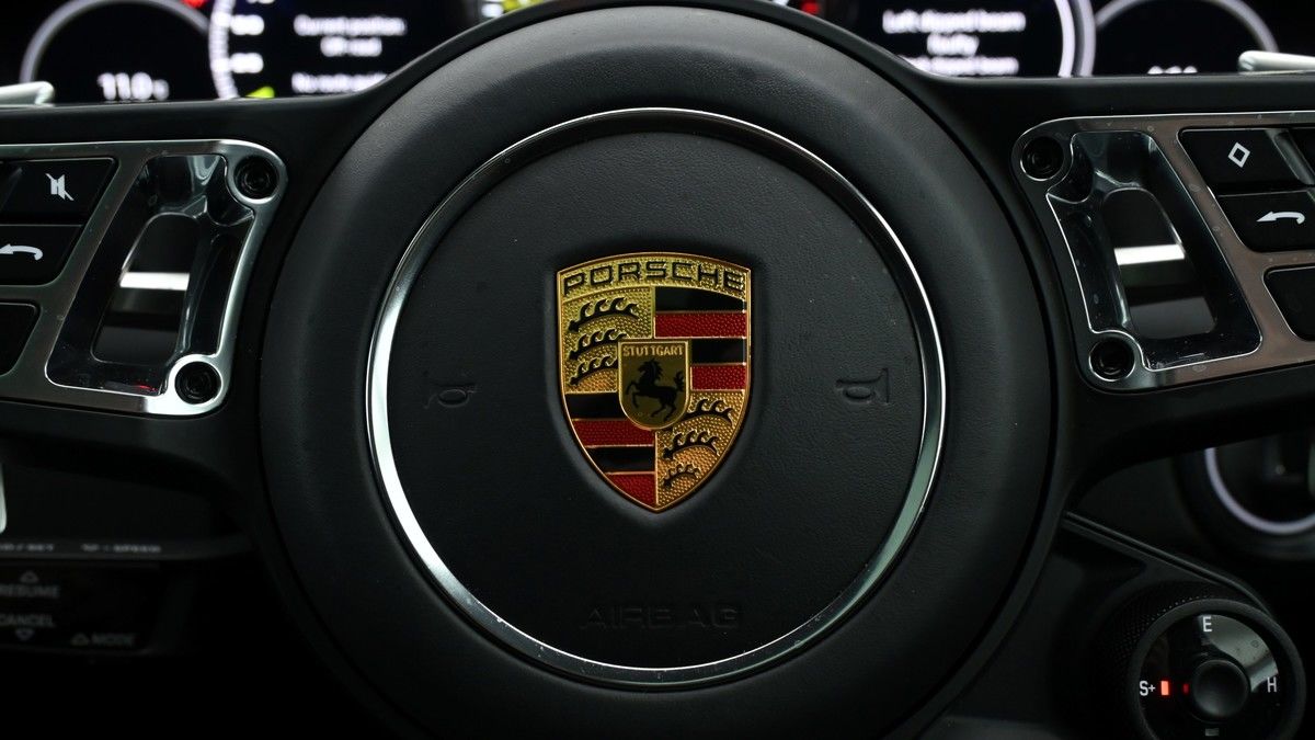 Porsche Cayenne Image 22