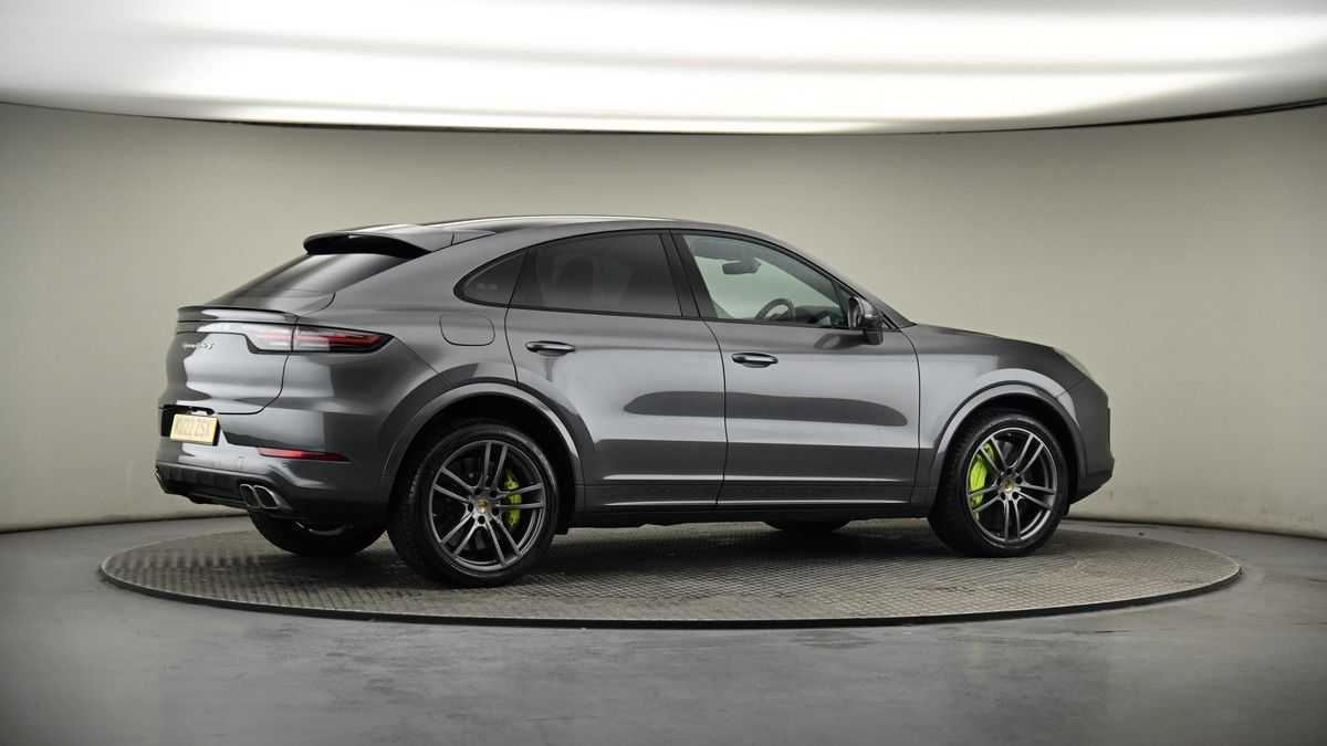More views of Porsche Cayenne