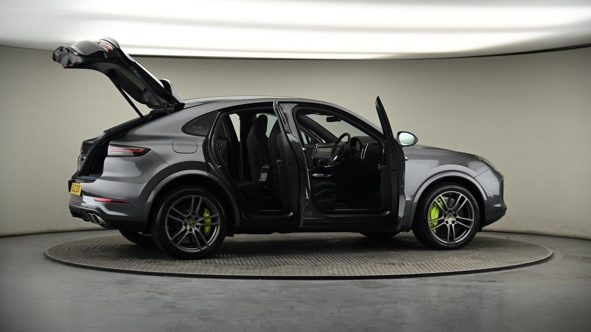 More views of Porsche Cayenne