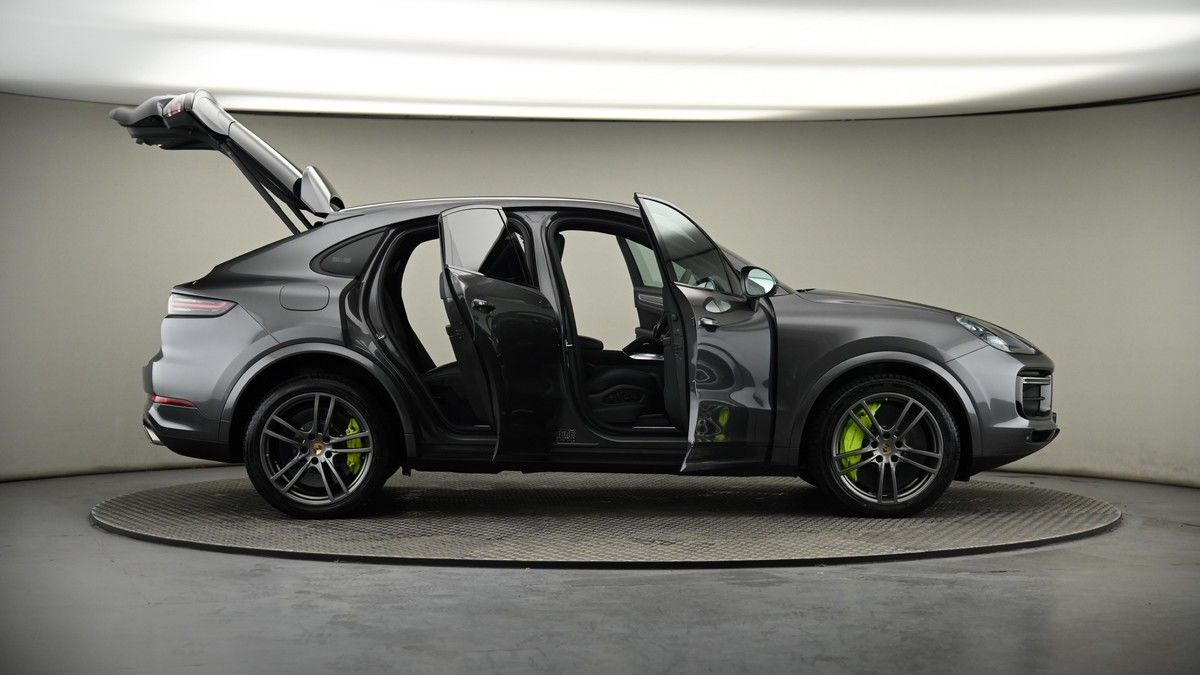 More views of Porsche Cayenne