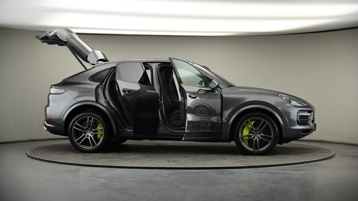 More views of Porsche Cayenne