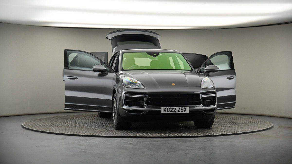 More views of Porsche Cayenne