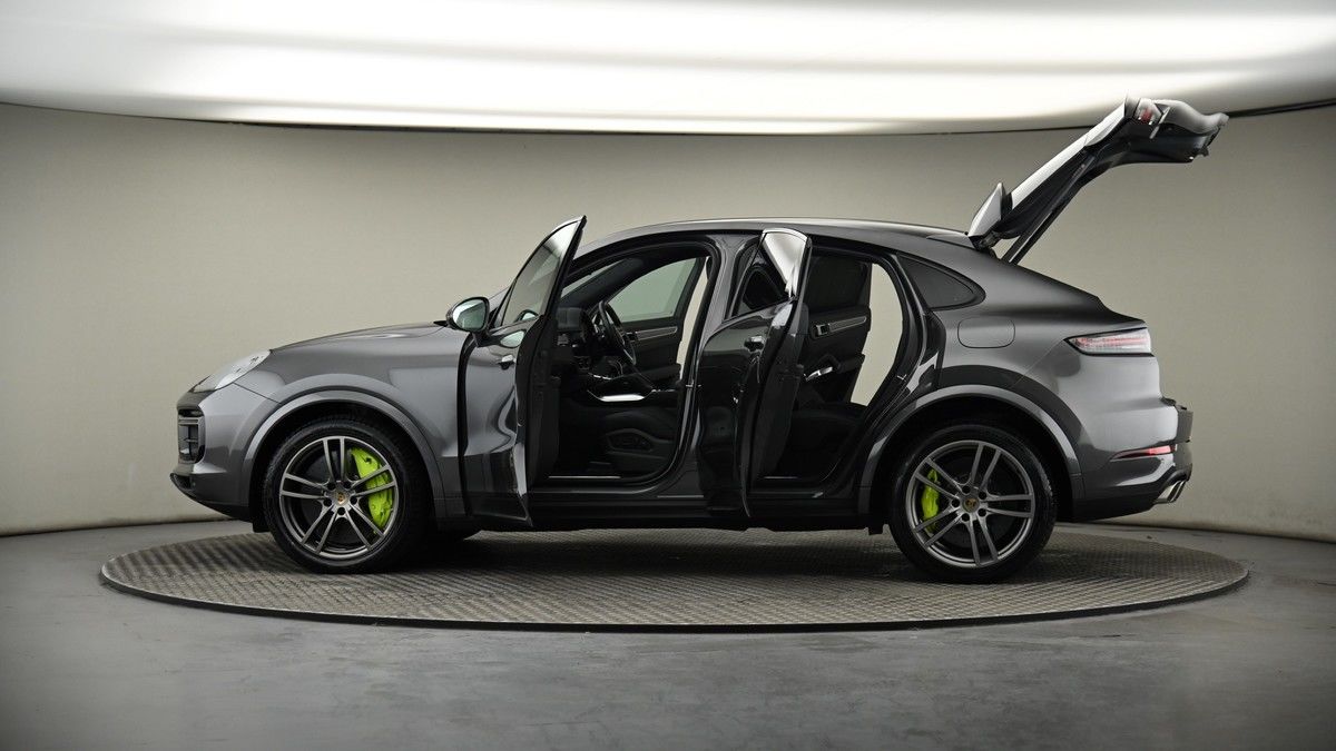More views of Porsche Cayenne