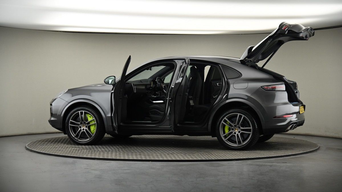 More views of Porsche Cayenne