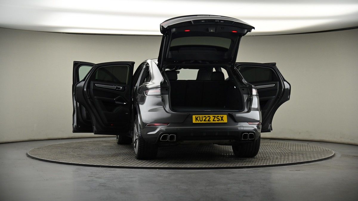 More views of Porsche Cayenne