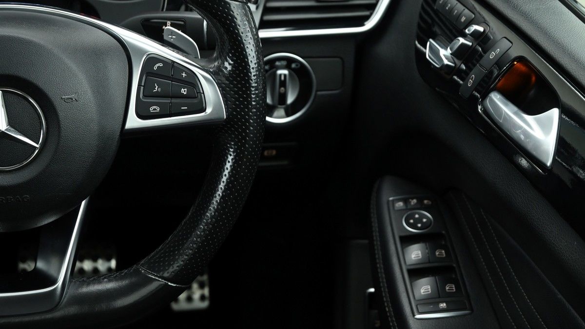 Mercedes-Benz GLE Image 29
