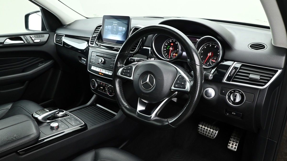 Mercedes-Benz GLE Image 4