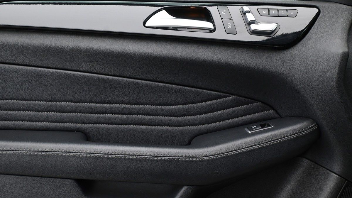 Mercedes-Benz GLE Image 26