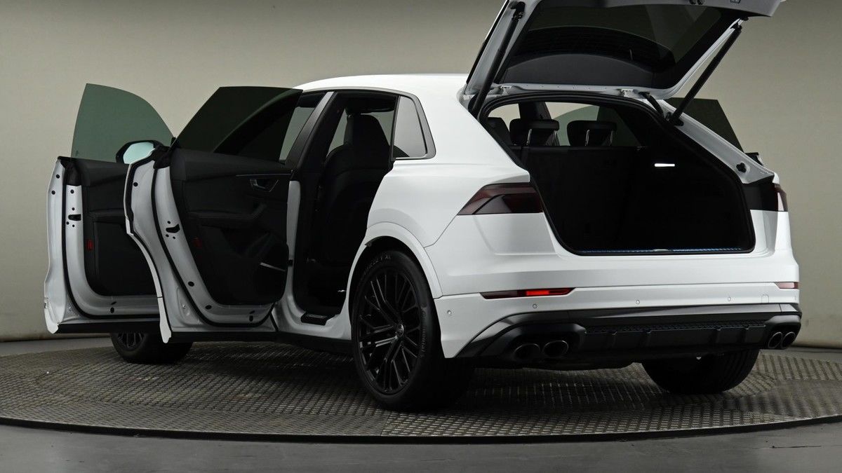 Audi SQ8 Image 9