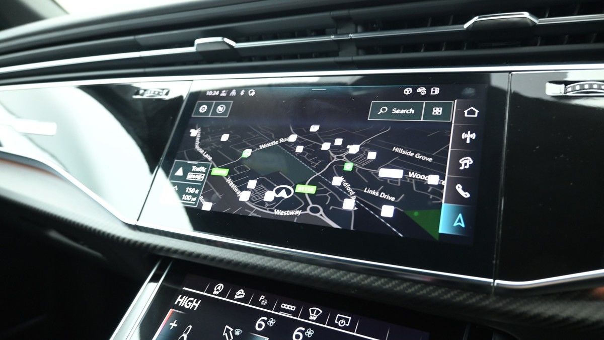 Audi SQ8 Image 14