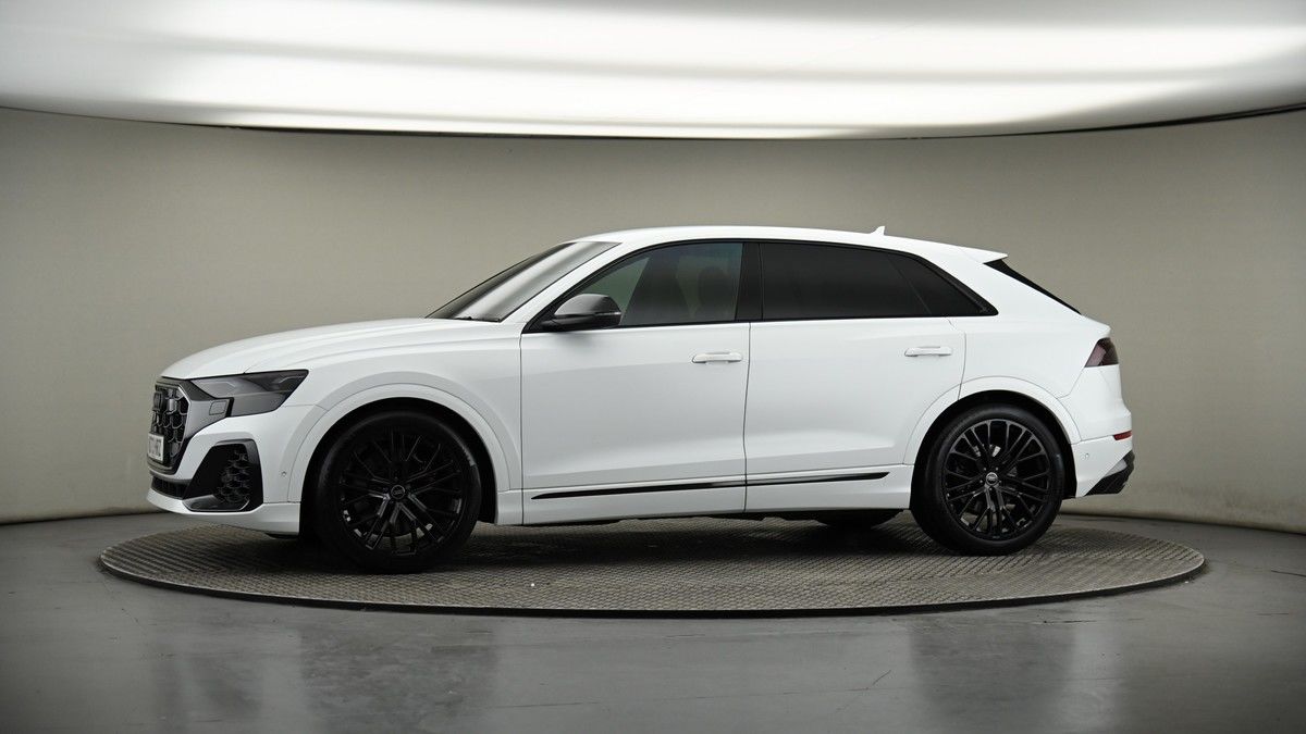 More views of Audi SQ8