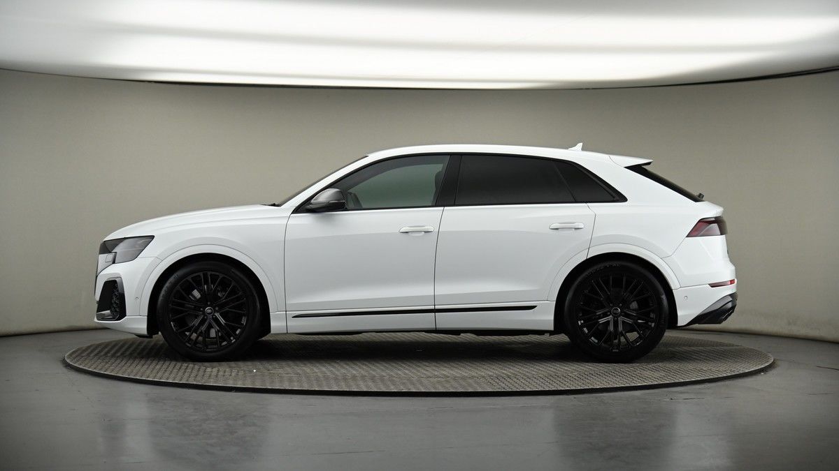More views of Audi SQ8