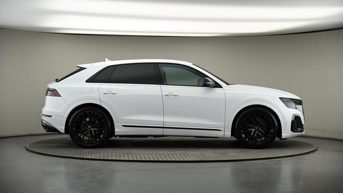 More views of Audi SQ8