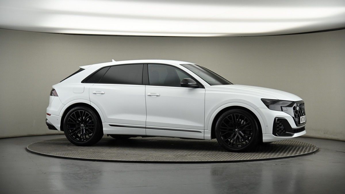 More views of Audi SQ8