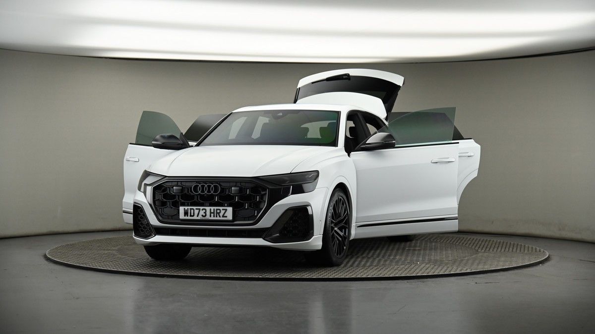 More views of Audi SQ8