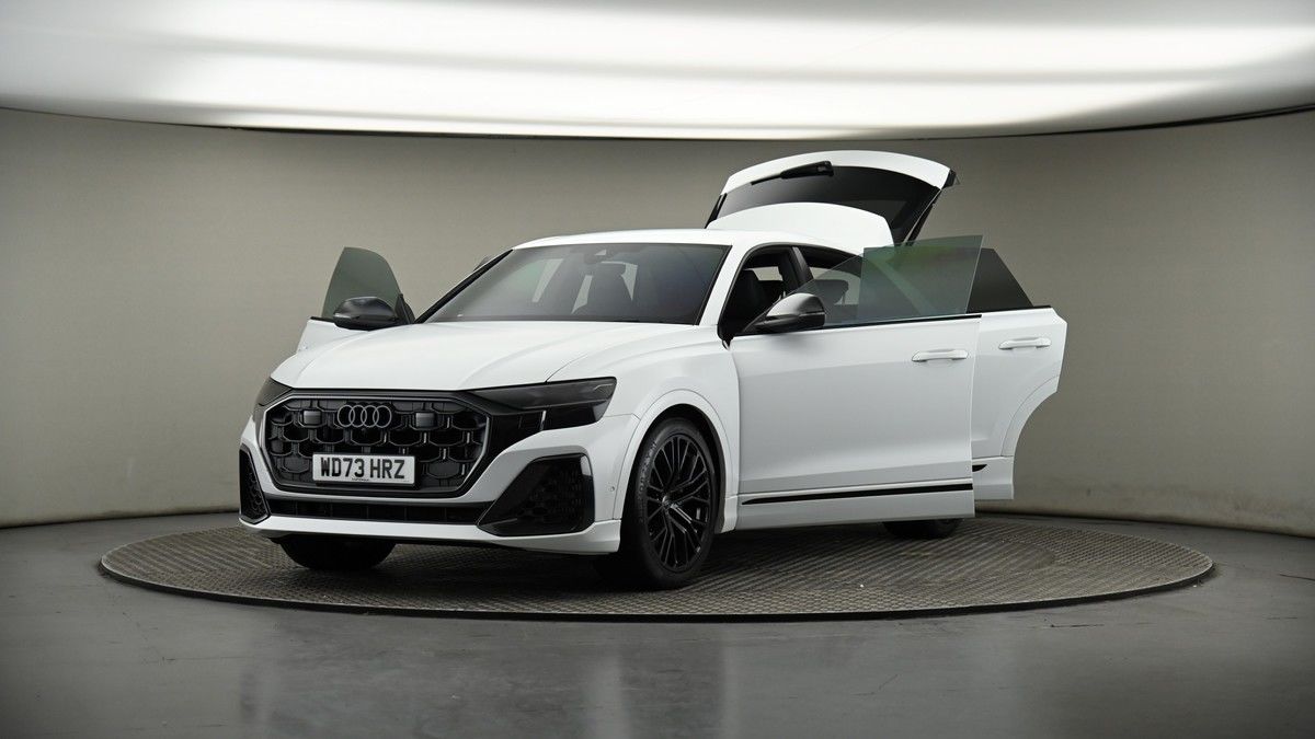 More views of Audi SQ8