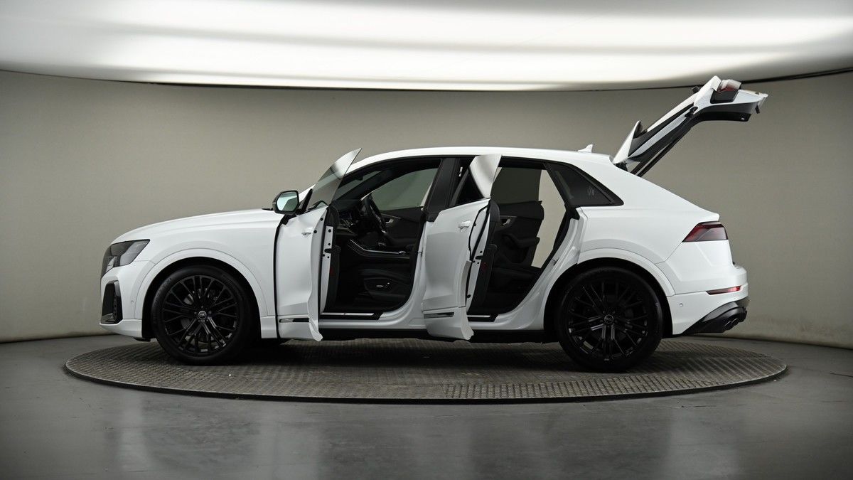 More views of Audi SQ8