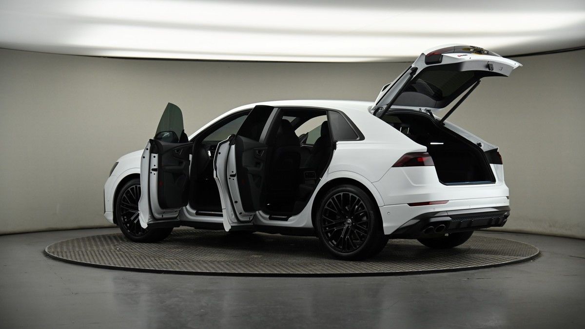 More views of Audi SQ8