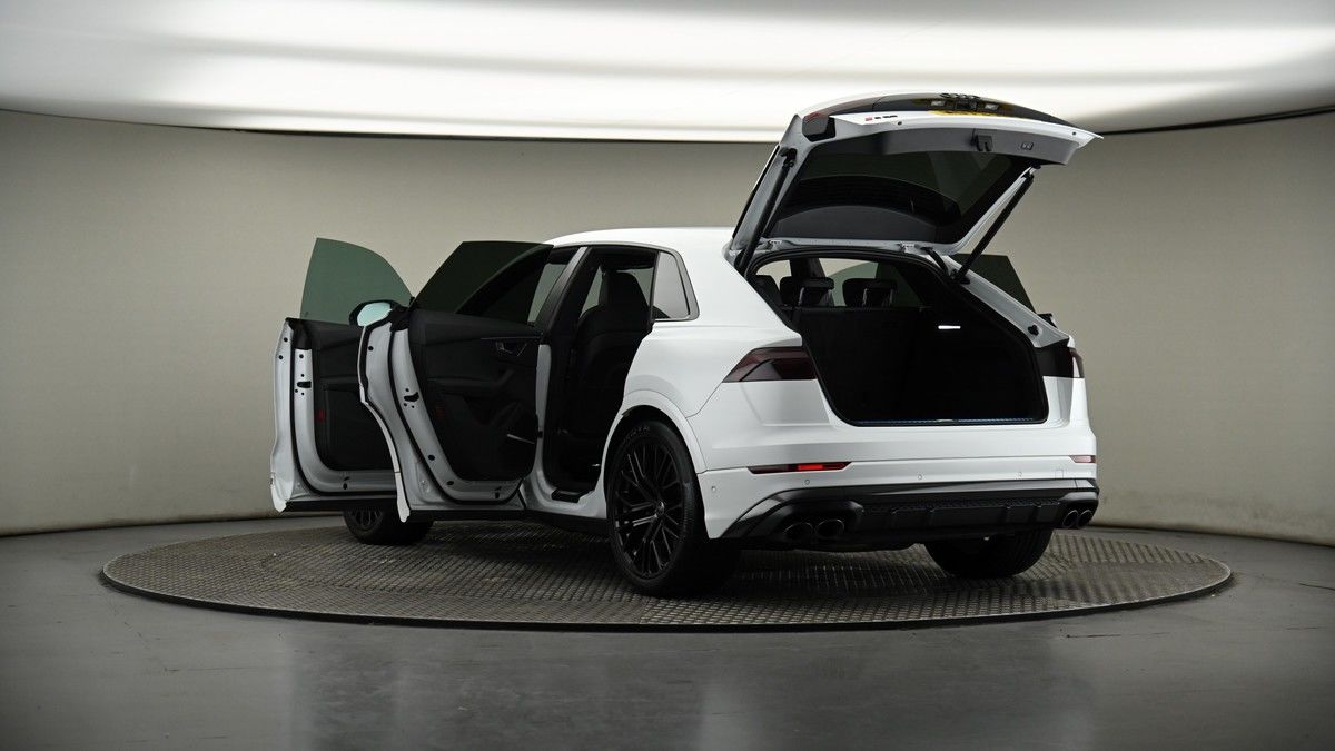 More views of Audi SQ8