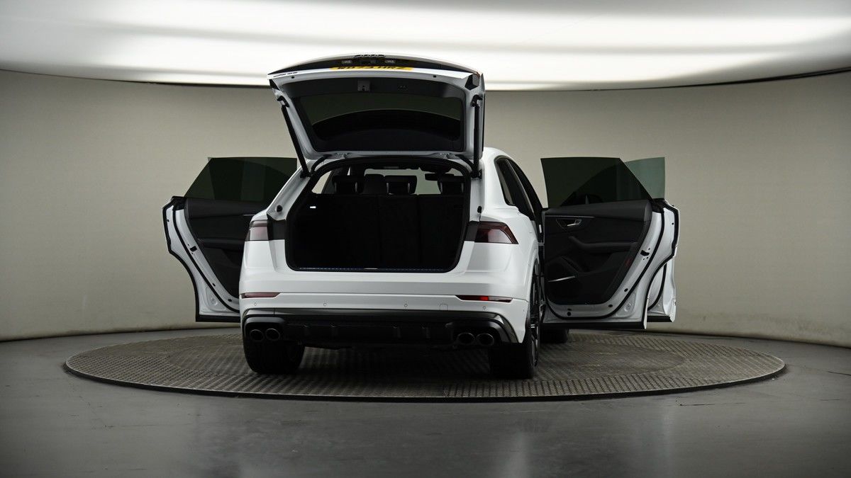 More views of Audi SQ8