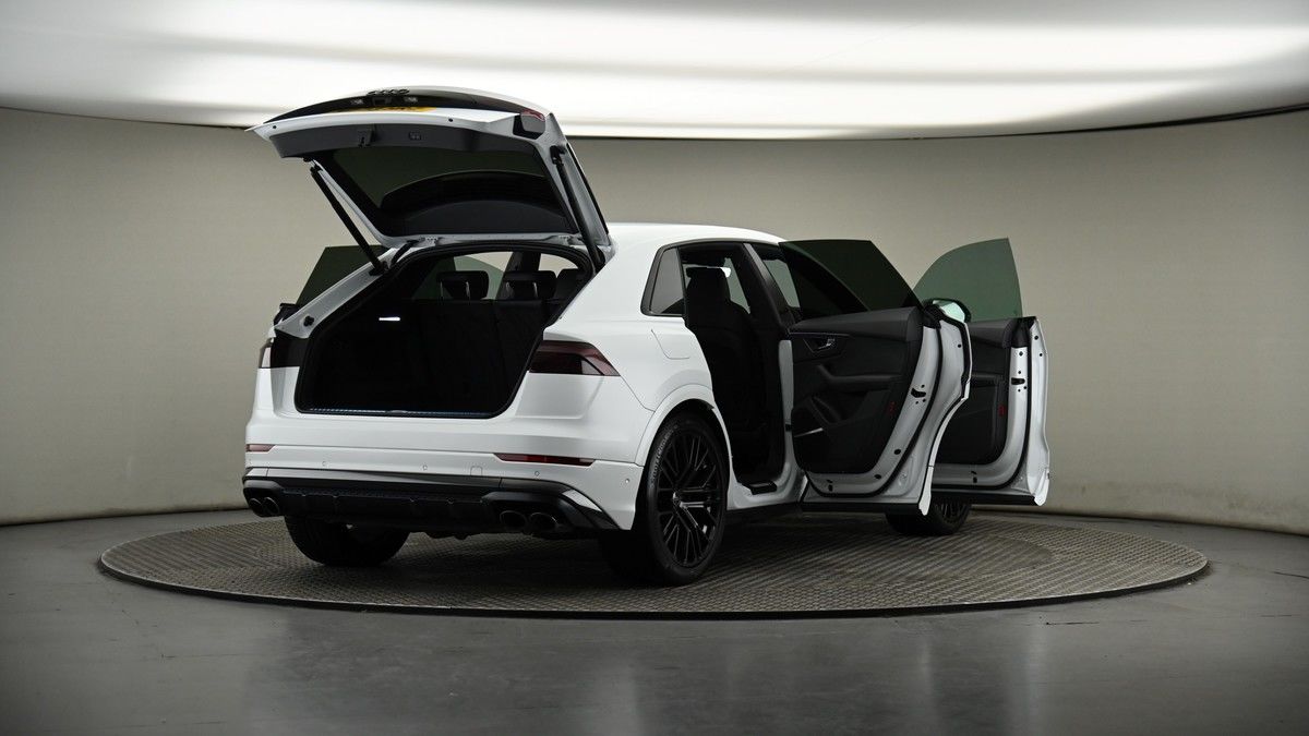 More views of Audi SQ8