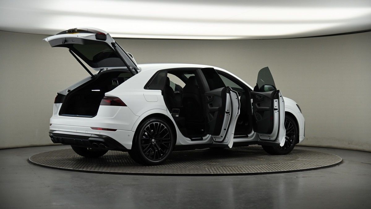 More views of Audi SQ8