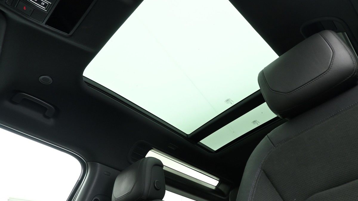 Land Rover Defender 90 Image 2