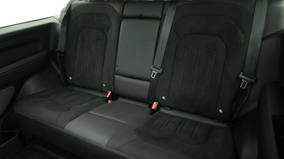 Land Rover Defender 90 Image 5