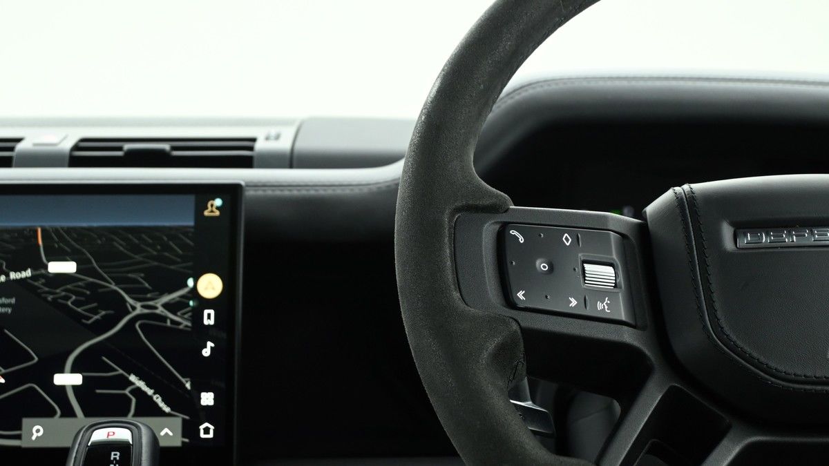 Land Rover Defender 90 Image 21