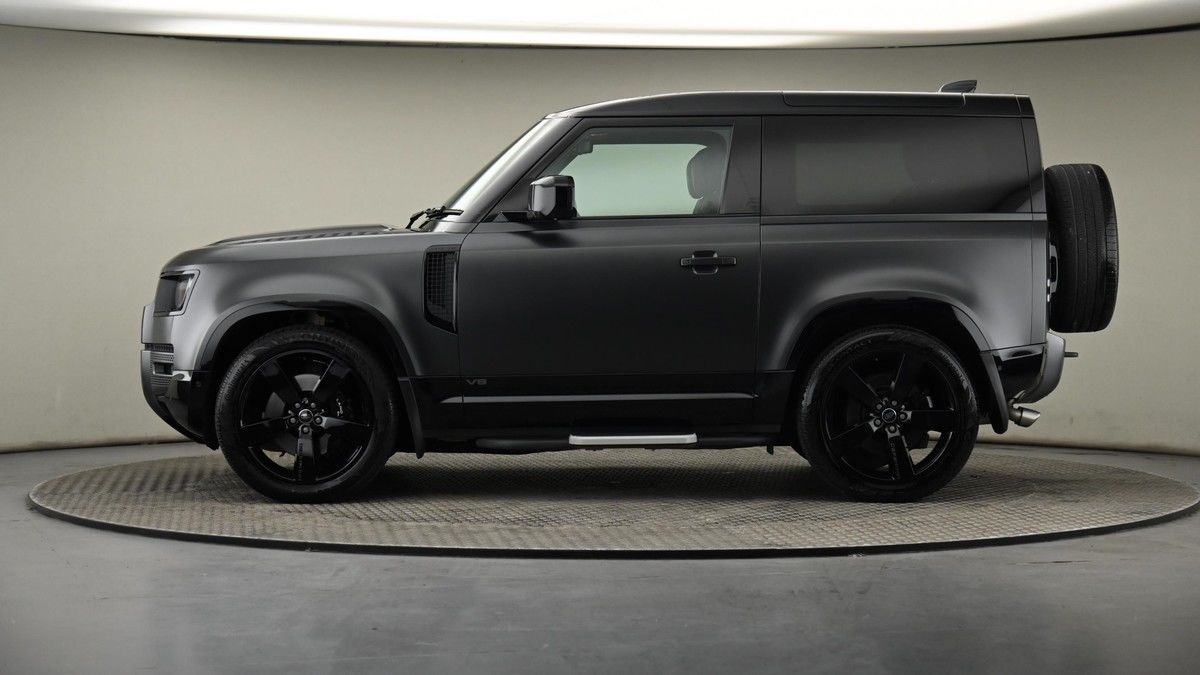 Land Rover Defender 90 Image 9