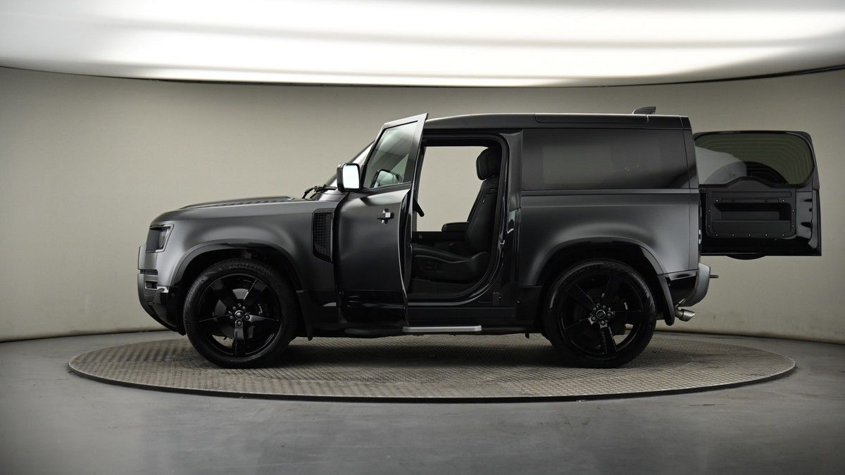 More views of Land Rover Defender 90